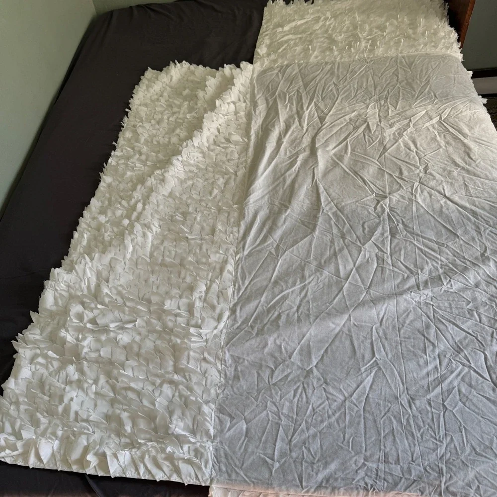 Pottery Barn Kid Crib Skirt Ruffle Petal White Cotton Blend Toddler Baby Nursery